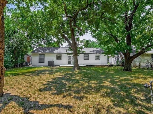 7023 Crestmont Street, Houston TX 77033