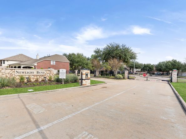 9406 Morley Lake Drive, Houston TX 77095