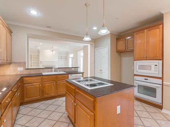 23 E Palmer Bend, The Woodlands TX 77381