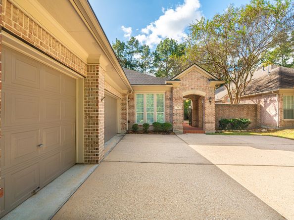 23 E Palmer Bend, The Woodlands TX 77381