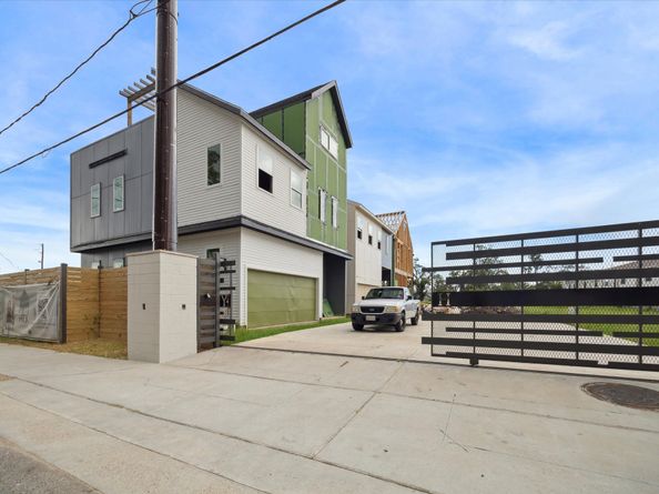 3902 Zina Way, Houston TX 77018