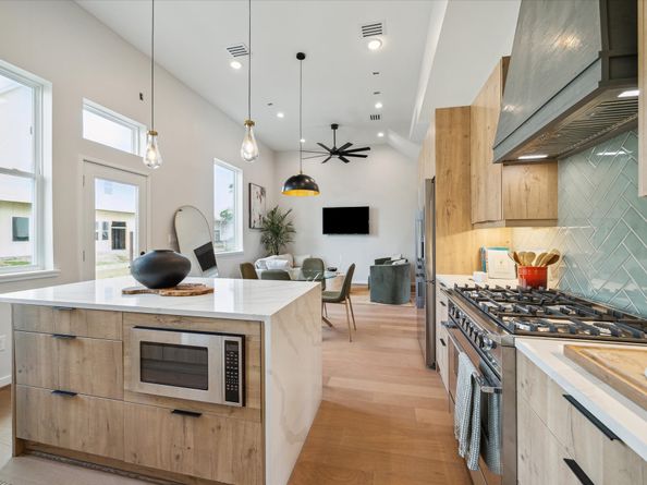 3902 Zina Way, Houston TX 77018