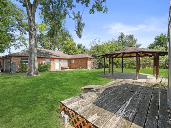 5907 Peg Street, Houston TX 77092