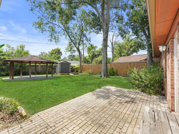 5907 Peg Street, Houston TX 77092