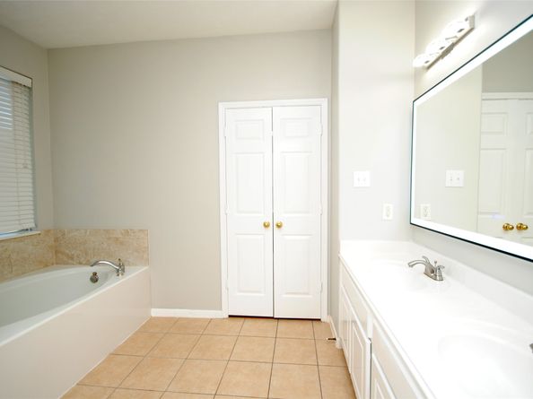 1115 Oxford Mills Lane, Sugar Land TX 77479