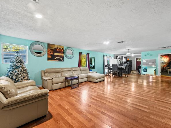 4322 Bennington Street, Houston TX 77016