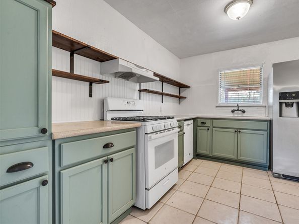 6942 Peyton Street, Houston TX 77028