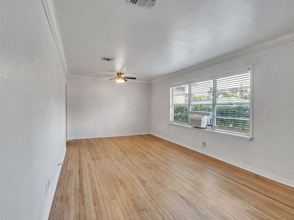 6942 Peyton Street, Houston TX 77028