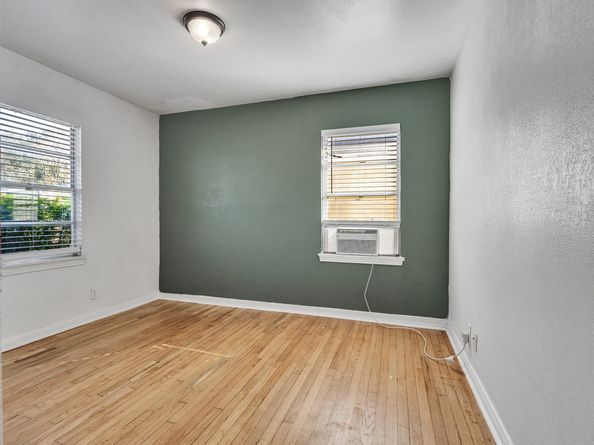 6942 Peyton Street, Houston TX 77028