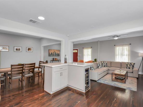 5705 Cochran Street, Houston TX 77009