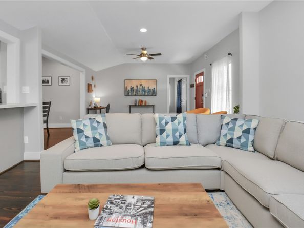 5705 Cochran Street, Houston TX 77009