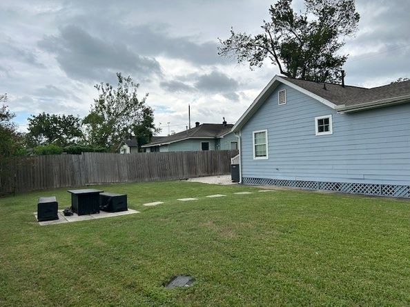 5705 Cochran Street, Houston TX 77009