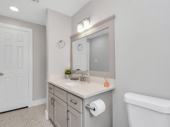 5705 Cochran Street, Houston TX 77009