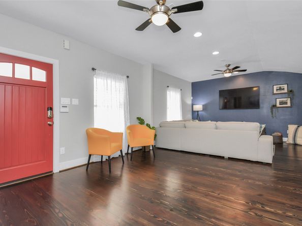 5705 Cochran Street, Houston TX 77009