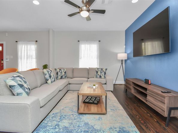 5705 Cochran Street, Houston TX 77009