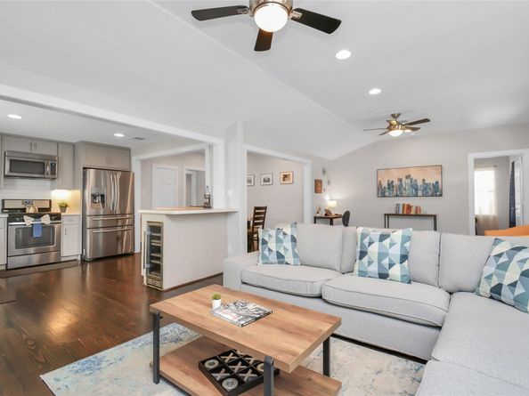 5705 Cochran Street, Houston TX 77009