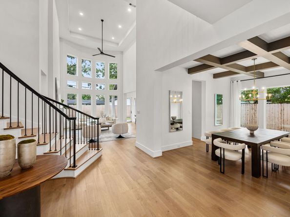 1918 Ridgecrest Drive, Houston TX 77055