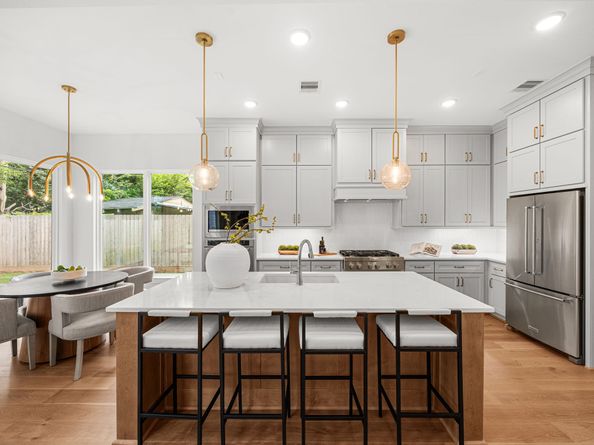 1918 Ridgecrest Drive, Houston TX 77055