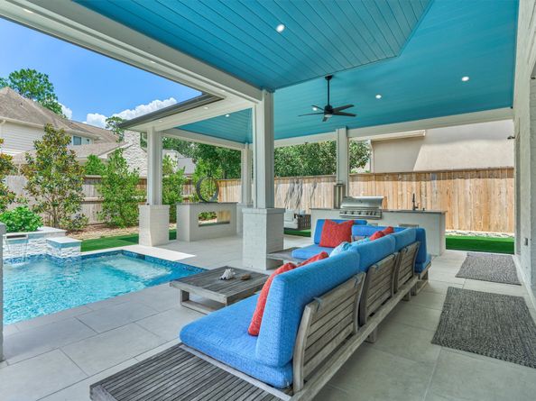 15 Atrium Woods Court, The Woodlands TX 77381