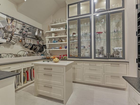 15 Atrium Woods Court, The Woodlands TX 77381