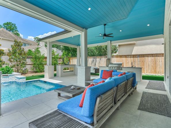 15 Atrium Woods Court, The Woodlands TX 77381