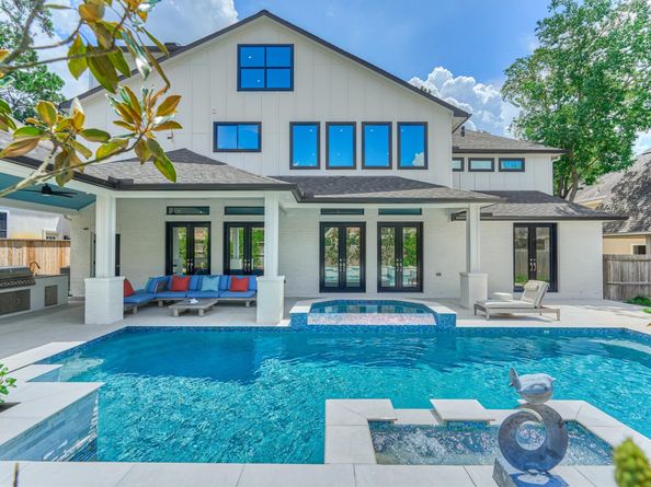 15 Atrium Woods Court, The Woodlands TX 77381