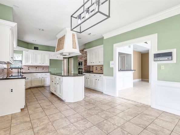 12102 Moorcreek Drive, Houston TX 77070