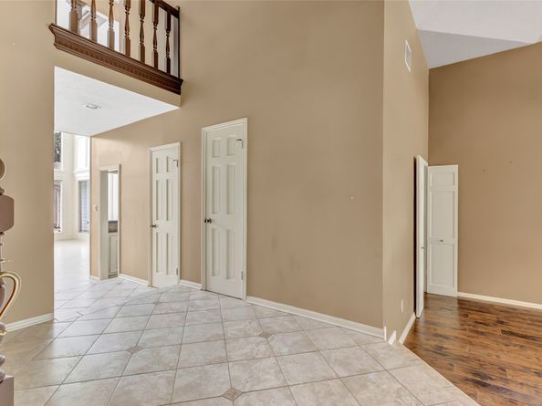 12102 Moorcreek Drive, Houston TX 77070