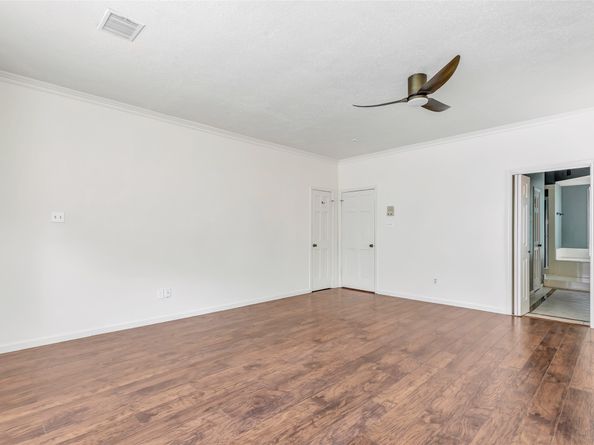 12102 Moorcreek Drive, Houston TX 77070