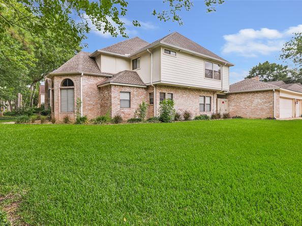 12102 Moorcreek Drive, Houston TX 77070