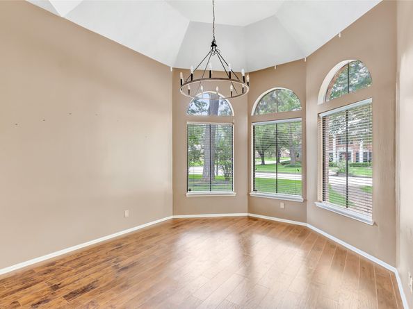 12102 Moorcreek Drive, Houston TX 77070