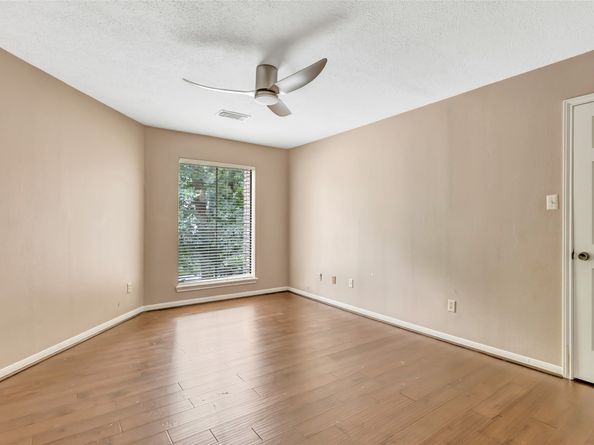 12102 Moorcreek Drive, Houston TX 77070