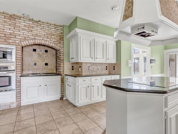 12102 Moorcreek Drive, Houston TX 77070