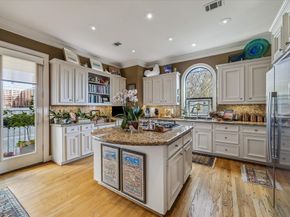 2415 W Main Street, Houston TX 77098