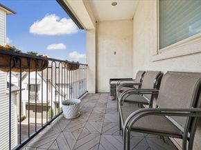 2703 Arabelle Grove, Houston TX 77007