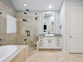 2703 Arabelle Grove, Houston TX 77007