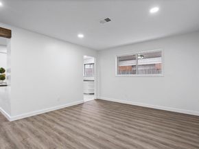 322 E Edgebrook Drive, Houston TX 77034