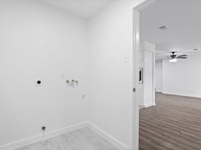 322 E Edgebrook Drive, Houston TX 77034