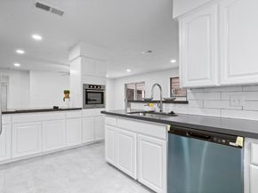 322 E Edgebrook Drive, Houston TX 77034