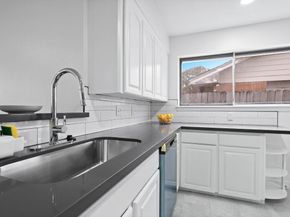 322 E Edgebrook Drive, Houston TX 77034