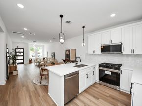 8117 Sterlingshire Street A/B, Houston TX 77078