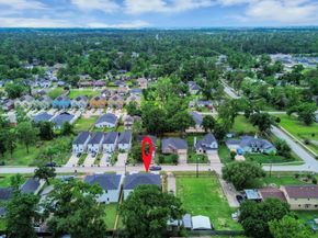8117 Sterlingshire Street A/B, Houston TX 77078