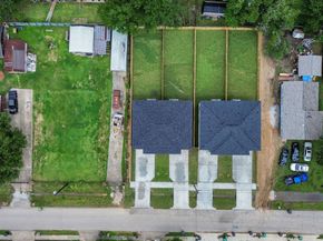 8117 Sterlingshire Street A/B, Houston TX 77078