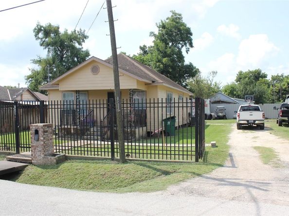 7926 Mendez Street, Houston TX 77029