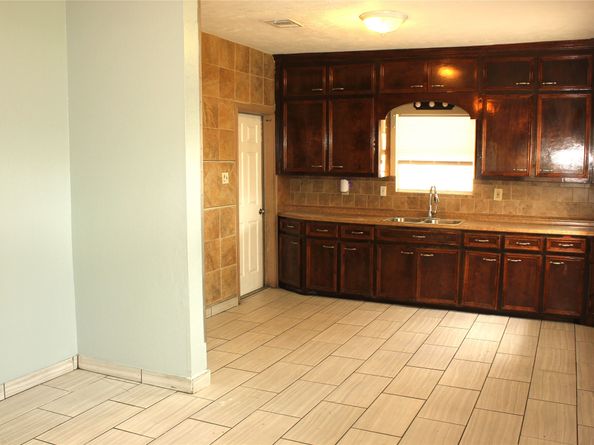 7926 Mendez Street, Houston TX 77029