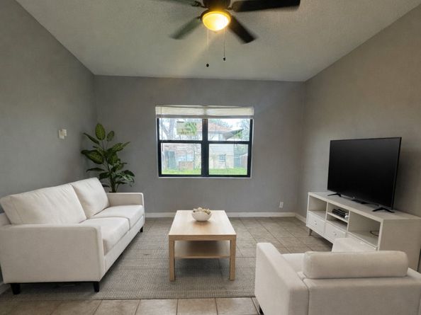 9033 Oak Knoll Lane, Houston TX 77078