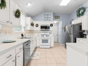 17238 Stonebridge Trail, Houston TX 77095