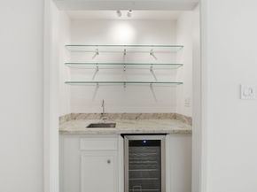 1402 Heathwood Drive, Houston TX 77077