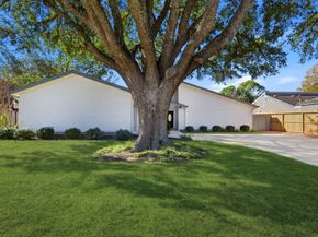 1402 Heathwood Drive, Houston TX 77077