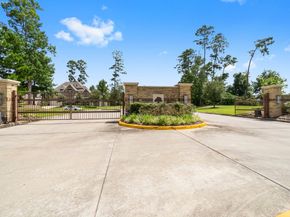 32052 Autumn Orchard Lane, Conroe TX 77385